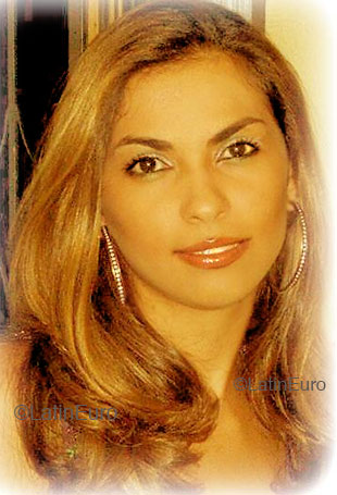 Date this good-looking Brazil girl Luana from GOVERNADOR VALADARES B4056