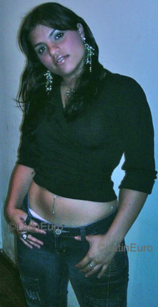 Date this voluptuous Brazil girl Tais from MARILIA B4071