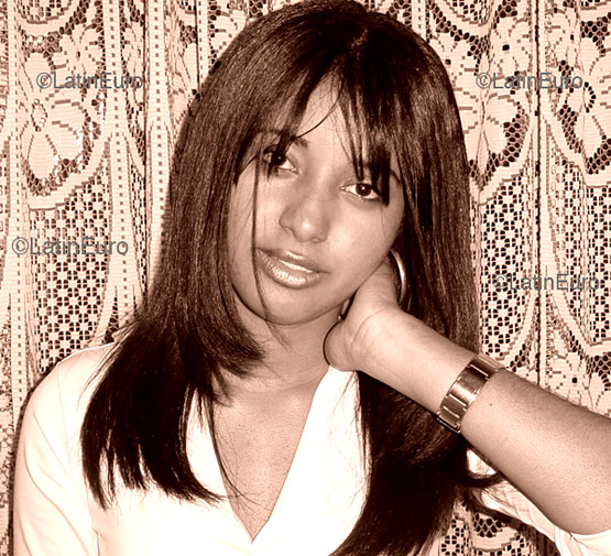 Date this beautiful Brazil girl Francislene from CUIABA B4117