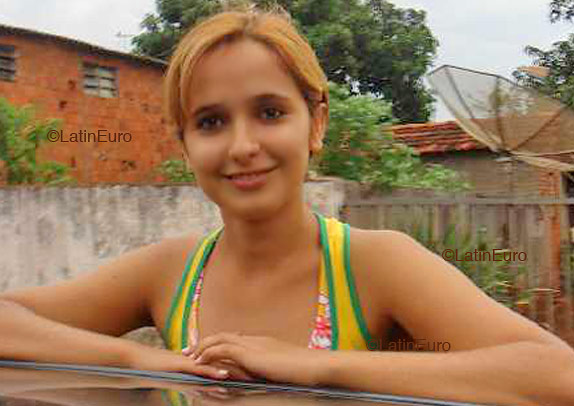 Date this good-looking Brazil girl Silvia- from GOIANIA B4140