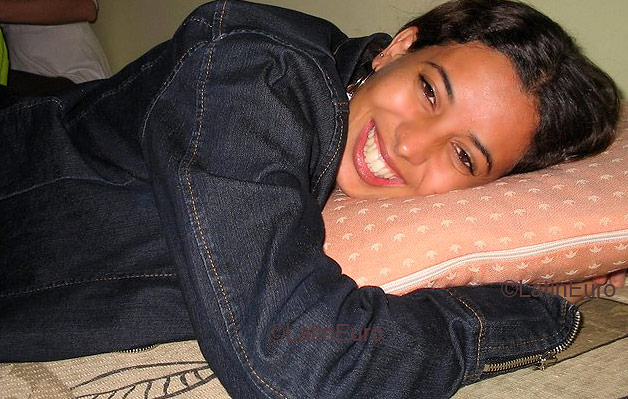 Date this delightful Brazil girl Ana from PELOTAS B4181