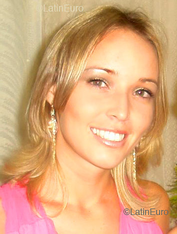 Date this sultry Brazil girl Lorraine from CALDAS B4245