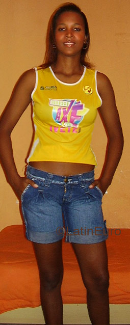 Date this athletic Brazil girl Cheva from RIO DE JANEIRO B4369