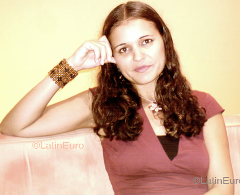 Date this voluptuous Brazil girl Daniella from CAROLINA B4394