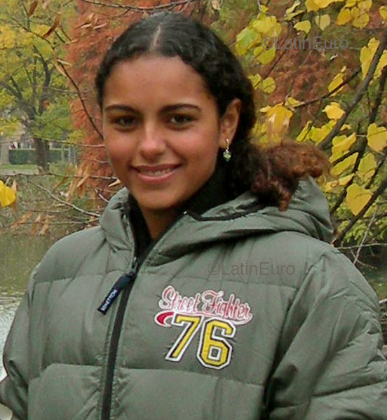 Date this fun Brazil girl Vanessa- from FORTALEZA B4497