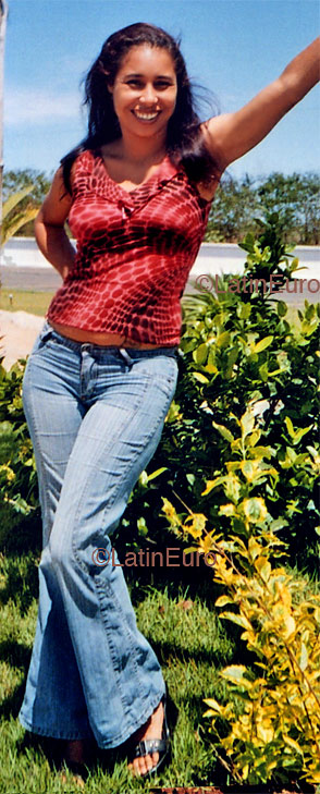 Date this good-looking Brazil girl Cida from ANAPOLIS B4557