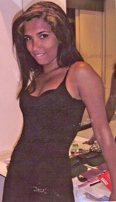 Date this beautiful Brazil girl Daniele from RIO DE JANEIRO B4669