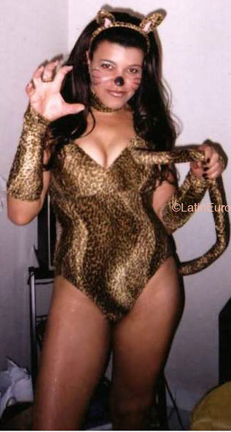 Date this sultry Brazil girl Elis from VARGINHA B4698