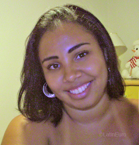 Date this fun Brazil girl Vanessa from RIO DE JANEIRO B4728