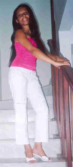 Date this attractive Brazil girl Lucilaine from RIO DE JANEIRO B4749