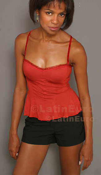 Date this athletic Brazil girl Cristina from Goiania B476