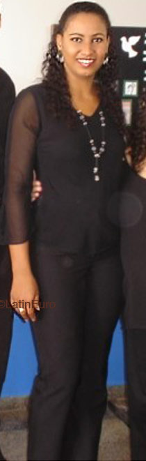 Date this athletic Brazil girl Sidina from BRASILIA B4782