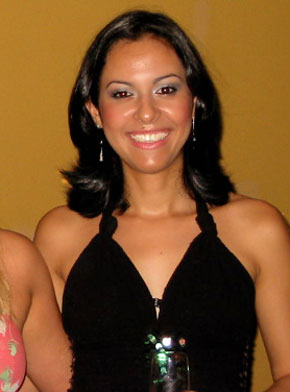 Date this nice looking Brazil girl Camila from GOIANIA B4797