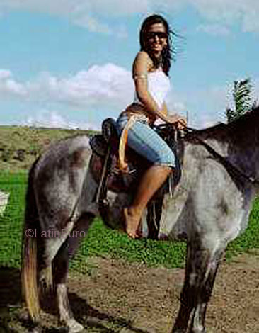 Date this good-looking Brazil girl Nidia from SALVADOR B4831