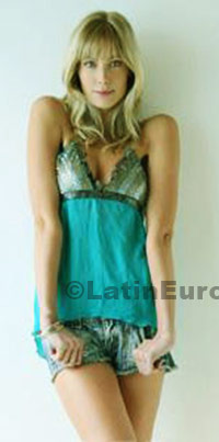 Date this beautiful Brazil girl Loirinha from Rio de Janeiro B485
