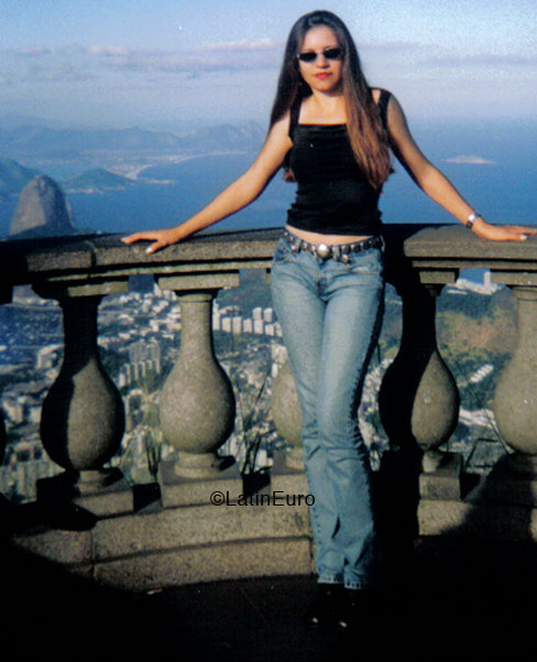 Date this fun Brazil girl Viviane from SOROCABA B4875