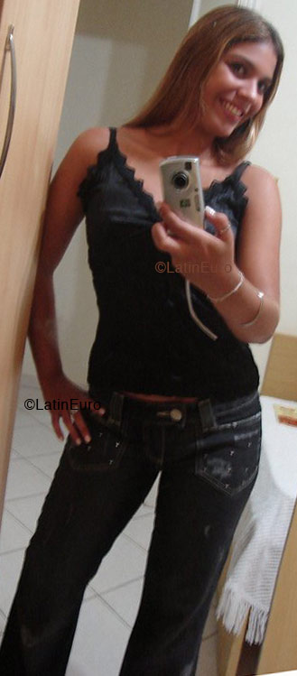 Date this delightful Brazil girl Andrielle from PRAIA GRANDE B4929