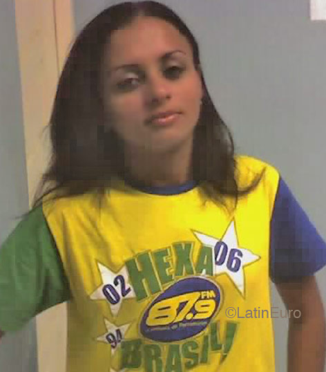Date this nice looking Brazil girl Nevinha from PARNAMIRIM B5008