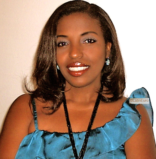 Date this fun Brazil girl Ana from Salvador B5018