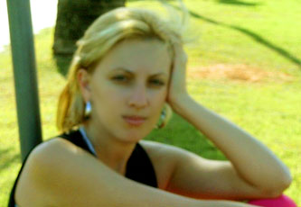 Date this happy Brazil girl Viviane from BLUMENAU B5031