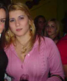 Date this voluptuous Brazil girl Fernanda from DIVINOPOLIS B5043