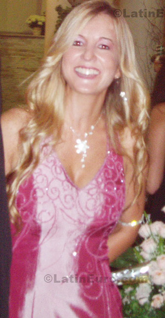 Date this voluptuous Brazil girl Regiane from Santo Andre B507