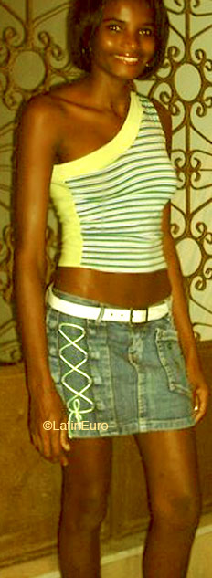 Date this hard body Brazil girl Sineide from LAURO DE FREITAS B5122