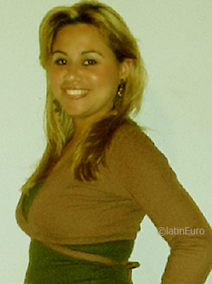 Date this charming Brazil girl Karina from LINHARES B5166