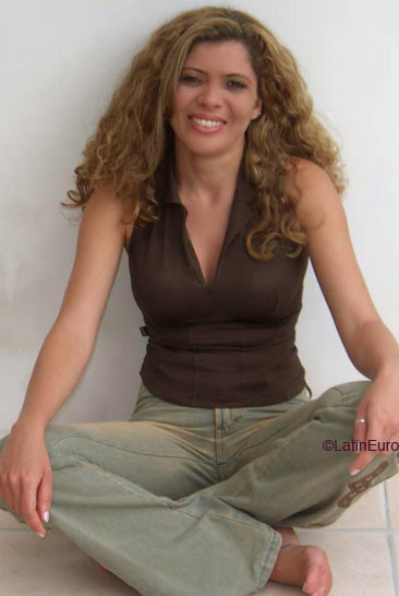 Date this good-looking Brazil girl Rosangela from CUIABA B5209