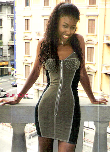 Date this hard body Brazil girl Ralvia from SAO PAULO B5315