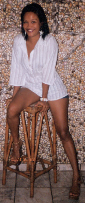 Date this sensual Brazil girl Gildenir from RIO DE JANEIRO B5505