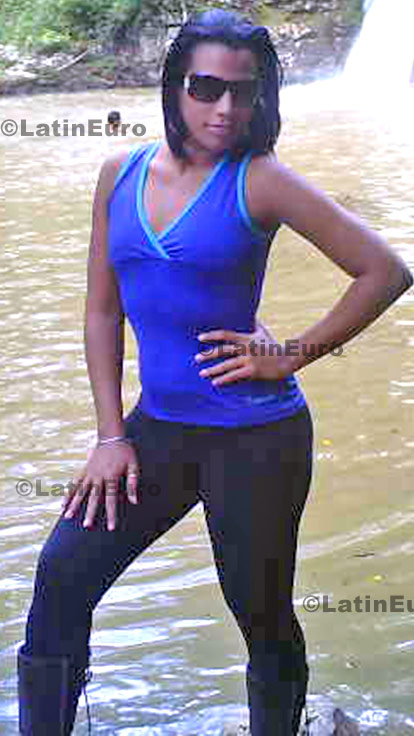 Date this foxy Brazil girl Maria from Luca S Do Rio Verde B558