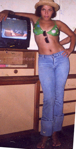 Date this charming Brazil girl Aline from CONTAGEM B5630