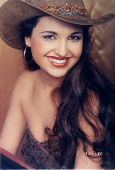 Date this athletic Brazil girl Daiane from COLOMBO B5755