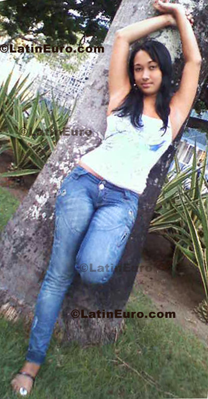 Date this fun Brazil girl Natacha from Maceio B579