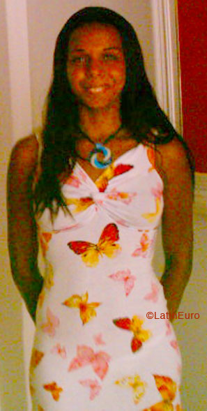 Date this exotic Brazil girl Claudia from SALVADOR B5921