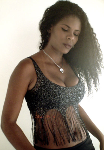 Date this attractive Brazil girl Carmen from SALVADOR B5944