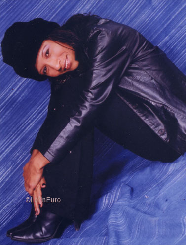 Date this pretty Brazil girl Valeria from Governador Valadares B668