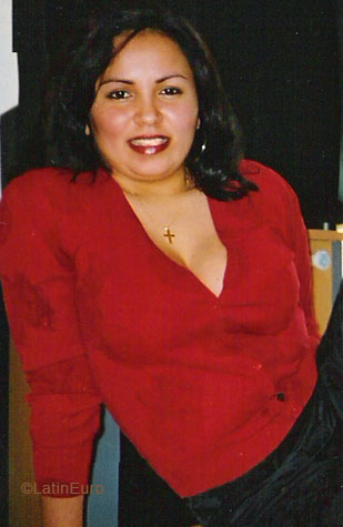 Date this voluptuous Brazil girl Sara from CAUCAIA B6039