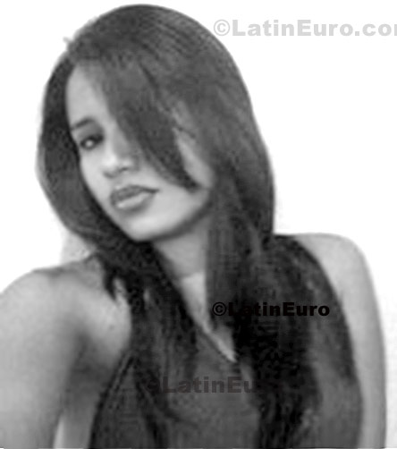 Date this sensual Brazil girl Aline from Araguaina B605