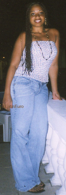 Date this sultry Brazil girl Ligia from AIMORES B6090