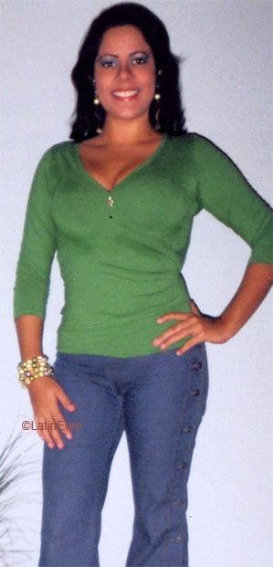 Date this good-looking Brazil girl Fernanda from GUARAPARI B6108