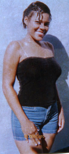 Date this sultry Brazil girl Greida from SALVADOR B6245