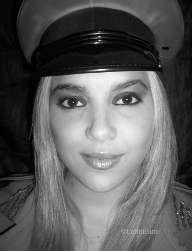 Date this funny Brazil girl Janusa from CURITIBA B6269