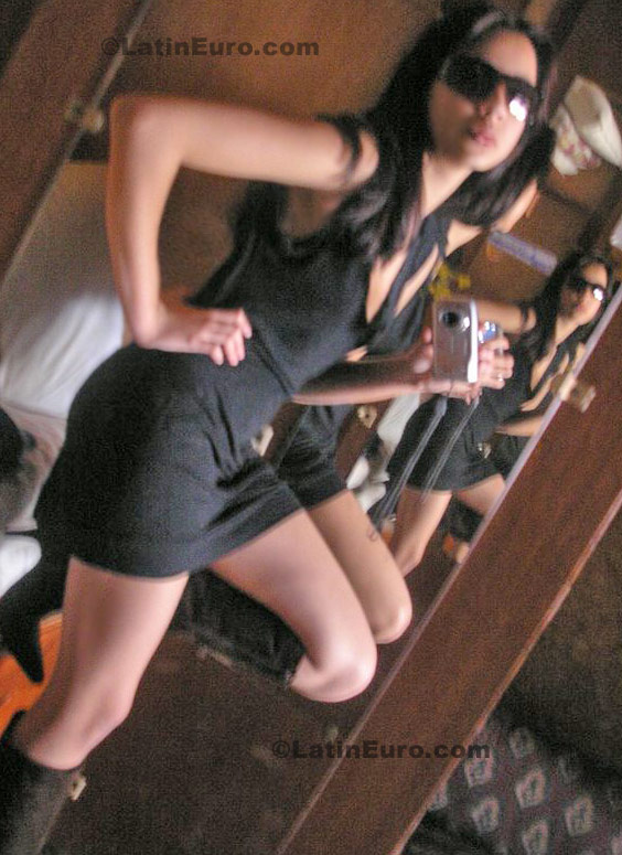 Date this foxy Brazil girl Queila from Sao Paulo B634