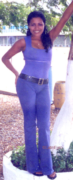 Date this nice looking Brazil girl Ana from MARACANAU B6373