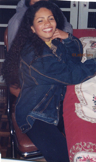 Date this georgeous Brazil girl Luiza from SAO JOSE DOS PINHAIS B6387