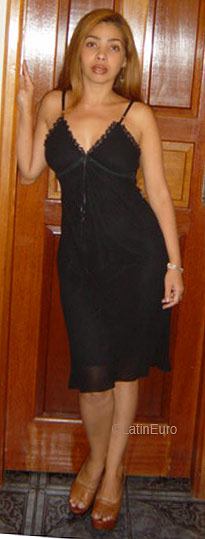 Date this hot Brazil girl Luceana from RIO DE JANEIRO B6408