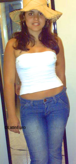 Date this attractive Brazil girl Bruna from LORENA B6423