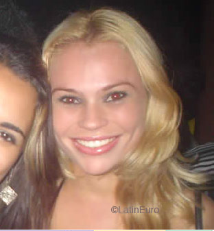 Date this lovely Brazil girl Hevellin from PORTO B6436